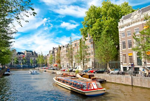 鉄道でめぐる3か国＊ 運河の街《アムステルダム》×優雅な街並みと美食 
