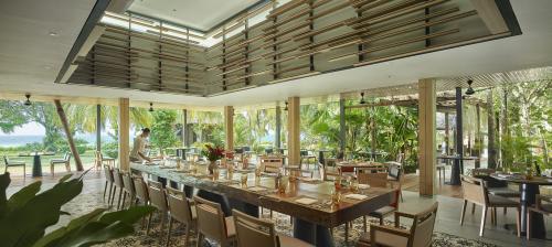 パークロイヤルペナン/南風を感じながらレストランでお食事