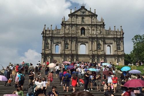 【マカオ】聖ポール天主堂跡：前壁しかない独特の景観