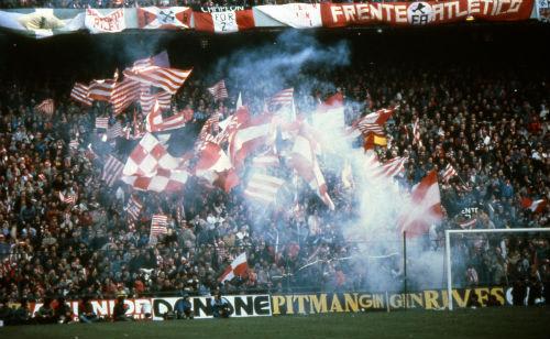 白熱のサッカー観戦(イメージ)(写真提供　スペイン政府観光局)