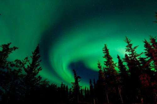 *オーロラ(Ｃ)J. F. Bergeron/NWT Tourism
