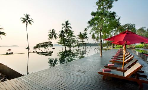 【Vijit Resort】プール（ホテル提供）