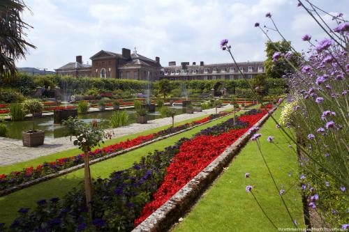 【ロンドン】ケンジントン宮殿(C)VisitBritainImages/HistoricRoyalPalaces