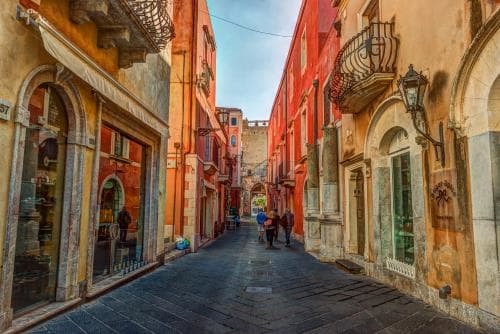 【シチリア島】タオルミーナの街並み／イメージ