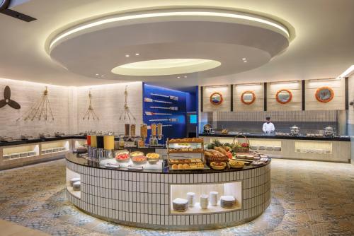 【Double Tree By Hilton Phuket Banthai Resort】ホテルの朝食バイキング(ホテル提供)