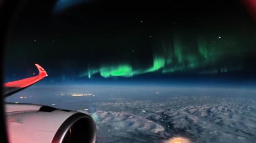 【フィンエアー】冬は飛行機からオーロラが見えることも！