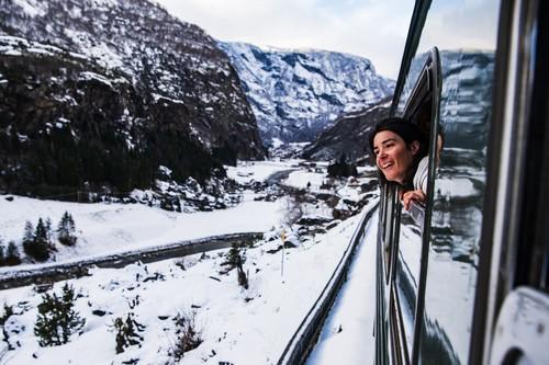 車窓から見える氷の世界　Mattias FredrikssonFjord Norway