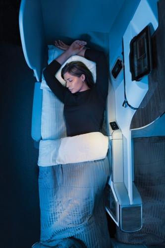 エミレーツ航空B777ビジネスクラスイメージ(C)エミレーツ航空