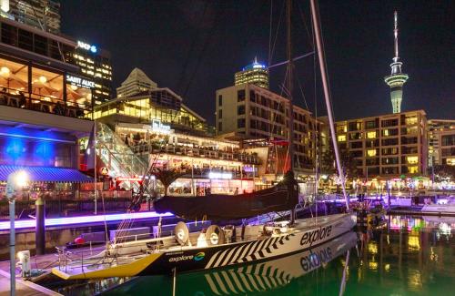 夜景が綺麗なオークランド市内(C)Air New Zealand