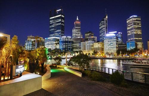 ≪パース≫エリザベスキーの夜景(c)Tourism Western Australia