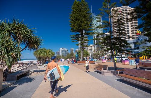 ≪ゴールドコースト≫サーファーの街ゴールドコースト☆ビーチも街も楽しめます！(C)Tourism and Events Queensland
