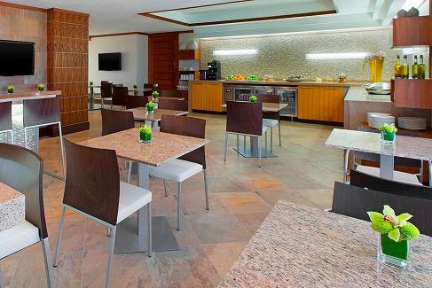 《ウェスティングアム　クラブラウンジ》