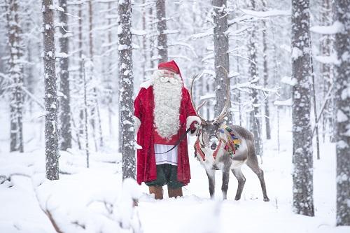 【ロバニエミ】サンタクロースに会いに、サンタクロース村へ(C)Visit Rovaniemi 