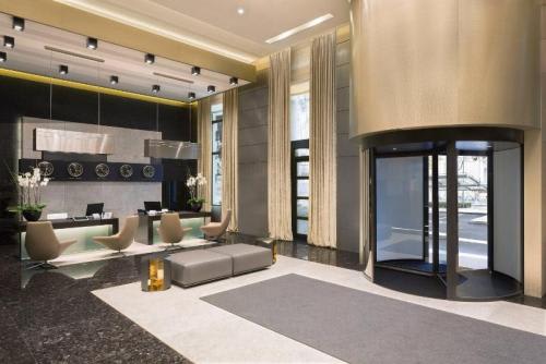 Excelsior Hotel Gallia_ロビー(C)ホテルベッズグループ