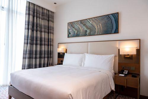 【Staybridge Dubai】リビングやキッチンは3～4名で共有、寝室は1名で個室利用となります