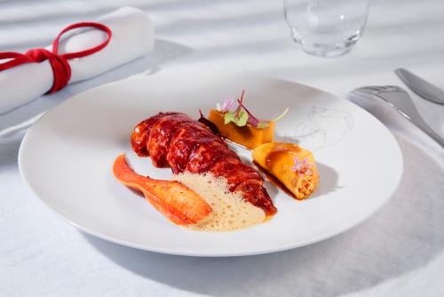 4か月ごとに変わるシグネチャーシェフによる最高峰の機内食／イメージ (C)エールフランス航空