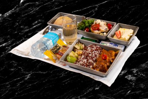 【シンガポール航空】プレミアムエコノミークラス　機内食／イメージ