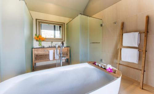 サンスリ　グランドビュープールヴィラ　バスルーム