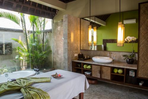 【ヴィラアイルバリ】スパ/イメージ