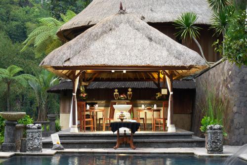 【バグースジャティ】プールサイドカフェ/イメージ