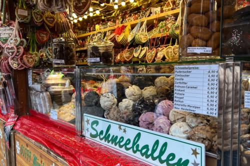 【ドイツ】伝統的なクリスマス菓子の『シュネーバル』 / 社員撮影（イメージ）