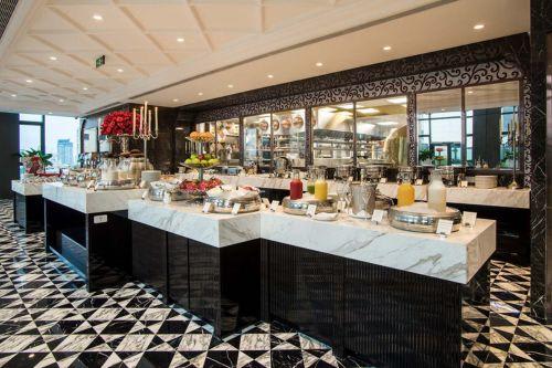 レヴェリーサイゴン　レストラン