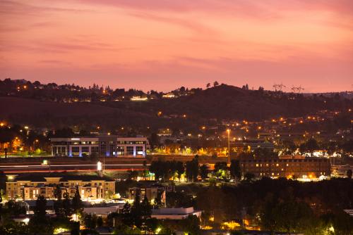 【アナハイム】夕暮れの街並み