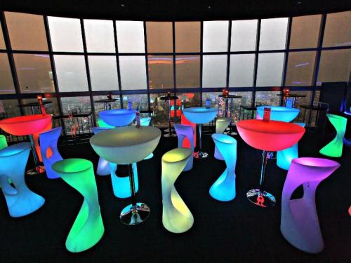 【バイヨークスカイ】ルーフトップバー /イメージ (C) Beds Online