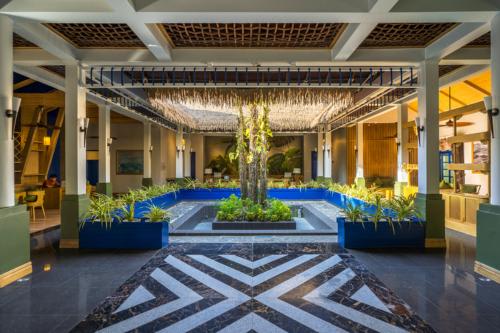 ラズレフーコック ロビー