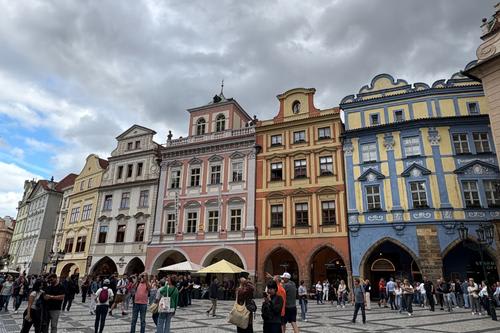 【プラハ】カラフルな建物が特徴的な街並み/イメージ