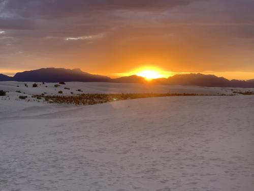 【アルバカーキ】ホワイトサンズからの夕日／イメージ2