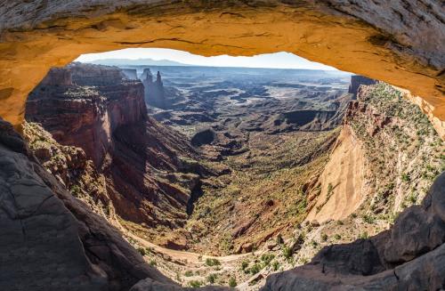 【グランドサークル】キャニオンランズ国立公園　メサアーチ／イメージ(C)Scenic Airlines Japan