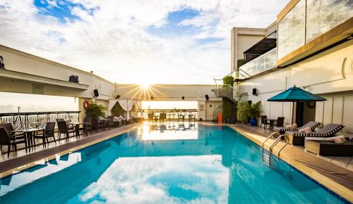 ルネッサンス リバーサイド ホテル サイゴン　プール