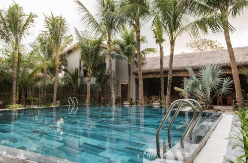 M ビレッジ　フーコック　プール