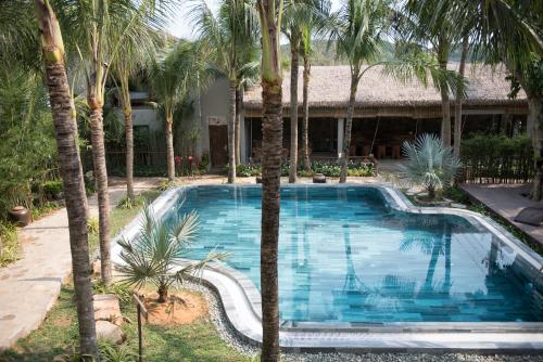 M ビレッジ　フーコック　プール