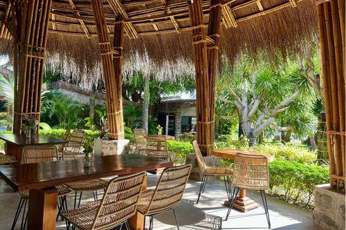 M ビレッジ　フーコック　レストラン