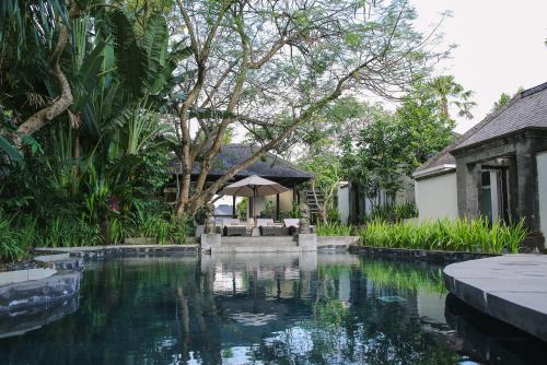 【ヴィラアイルバリ】パブリックプール