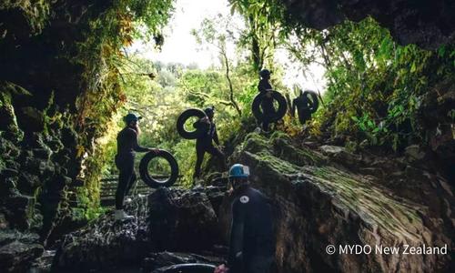 ブラックウォーターラフティングツアー/イメージ (C) MYDO New Zealand