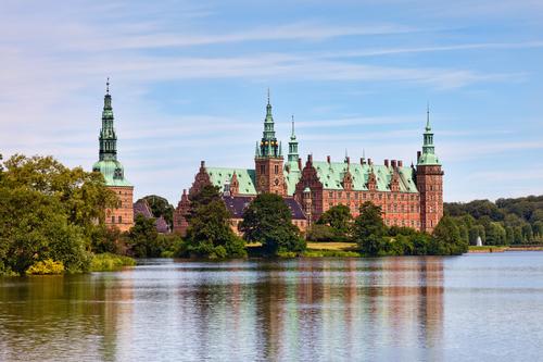 【コペンハーゲン】郊外にある美しいお城「フレデリスクボー城」/イメージ