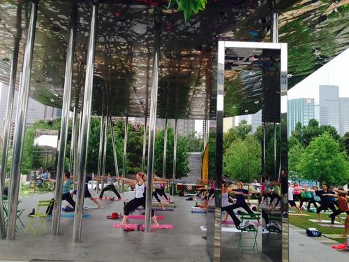 *クライド・ワーレン・パークでのんびり 画像提供：DFW