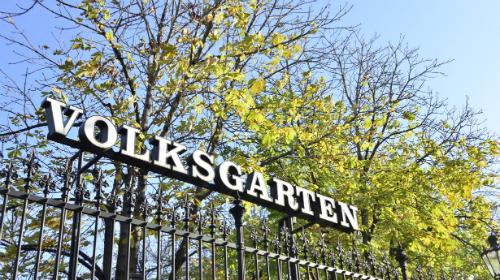 晴れた日にはフォルクス庭園でお散歩も♪（イメージ／社員撮影）