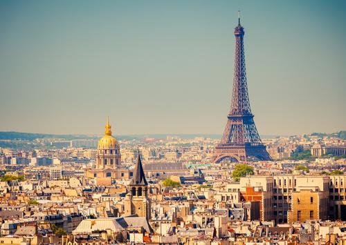 【パリ】高台から眺めるパリの街並み／イメージ