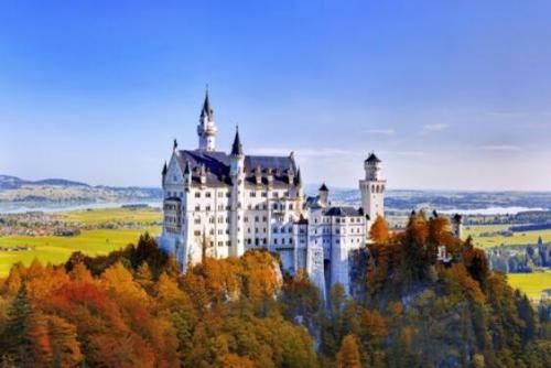ノイシュバンシュタイン城への日帰りツアーがございます！