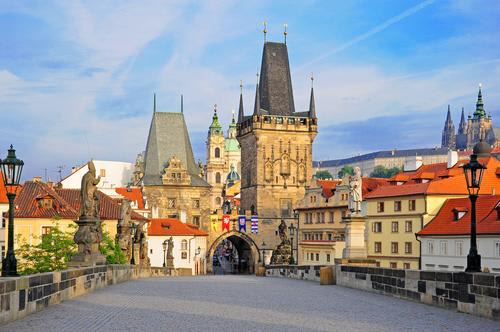中世の街並みが美しい『プラハ』との周遊がおすすめ♪