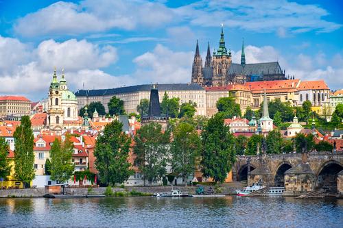 プラハを加えた3都市周遊も人気！