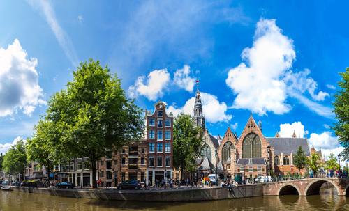 鉄道でめぐる3か国＊ 運河の街《アムステルダム》×優雅な街並みと美食 