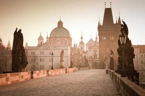 【プラハ】朝のカレル橋と旧市街散策オプショナルツアーも人気！（イメージ）