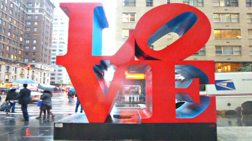 *有名なLOVEのモニュメント