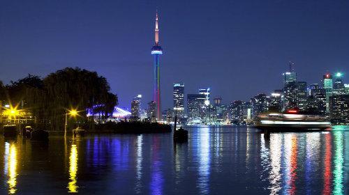 *トロントの夜景　写真提供：オンタリオ州観光局