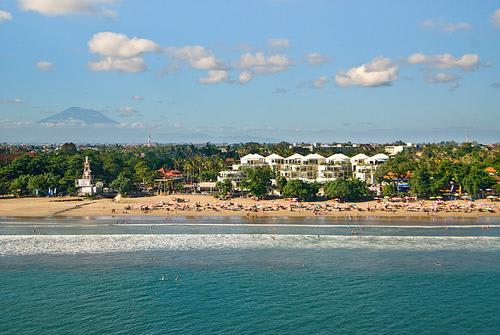 【フラマエクスクルーシブオーシャンビーチ】スミニャックビーチに面しているホテルです